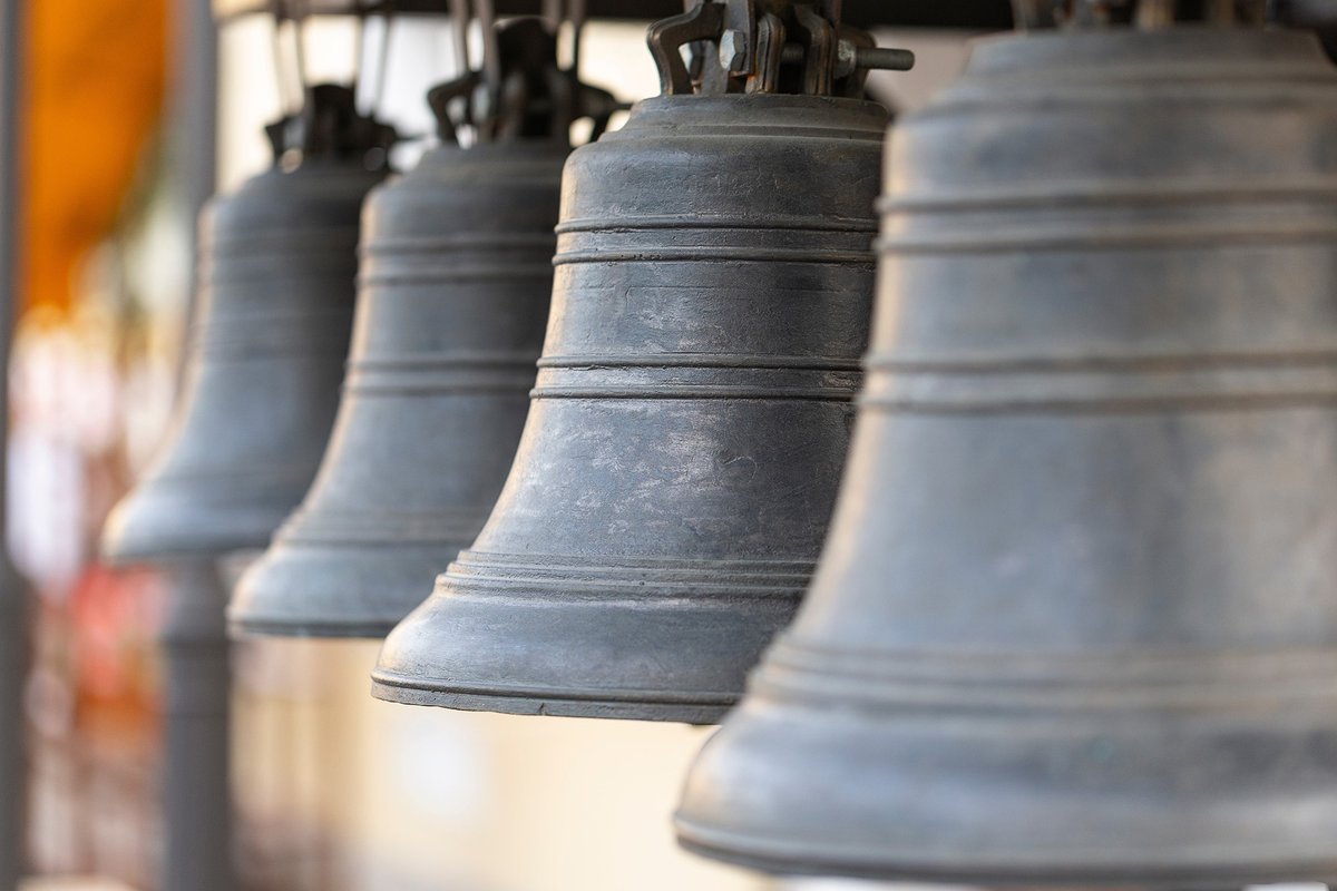 ChiCathSchools's tweet photo. Let us ring our churches’ bells and join in prayer at 9 a.m., noon, 3, 6 and 9 p.m. in support of all affected by the COVID-19 pandemic: https://t.co/4Wy7fefxj0 #BellsCalltoPrayer https://t.co/Vu3fZgMQnq