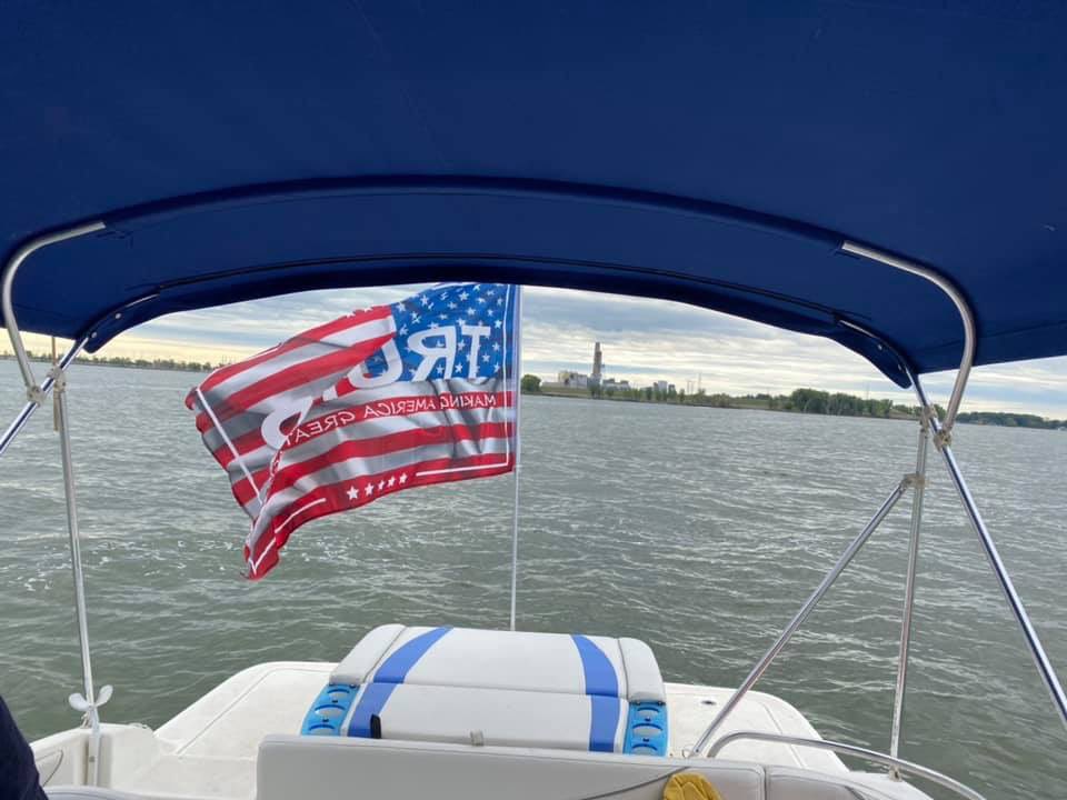 DaveBondyTV's tweet photo. .@realDonaldTrump boat parade happening in Bay City, Michigan. #TrumpBoatParade #PresidentTrump #baycitymichigan https://t.co/FSoR3SLPXD