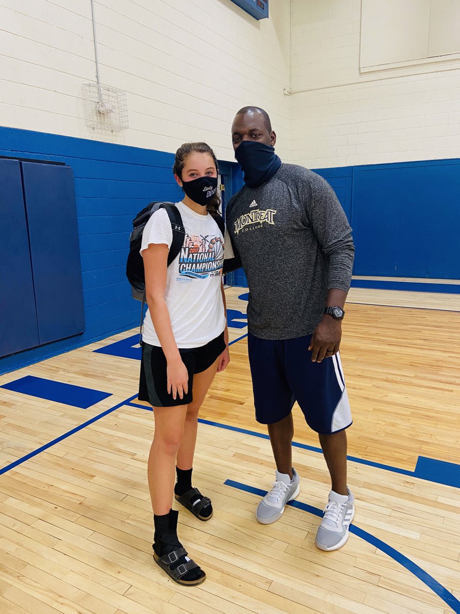 carolinaONEbb's tweet photo. @AnnaPhibbs had a great time @MontreatWBB today. Thanks Coach Lewis and D for having her. https://t.co/5nuz4cOboJ