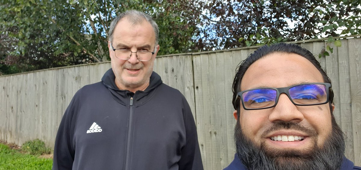 tifosiuk's tweet image. Met this legend today. Never met anybody so humble in all my life. #marcelobielsa #LeedsUnited