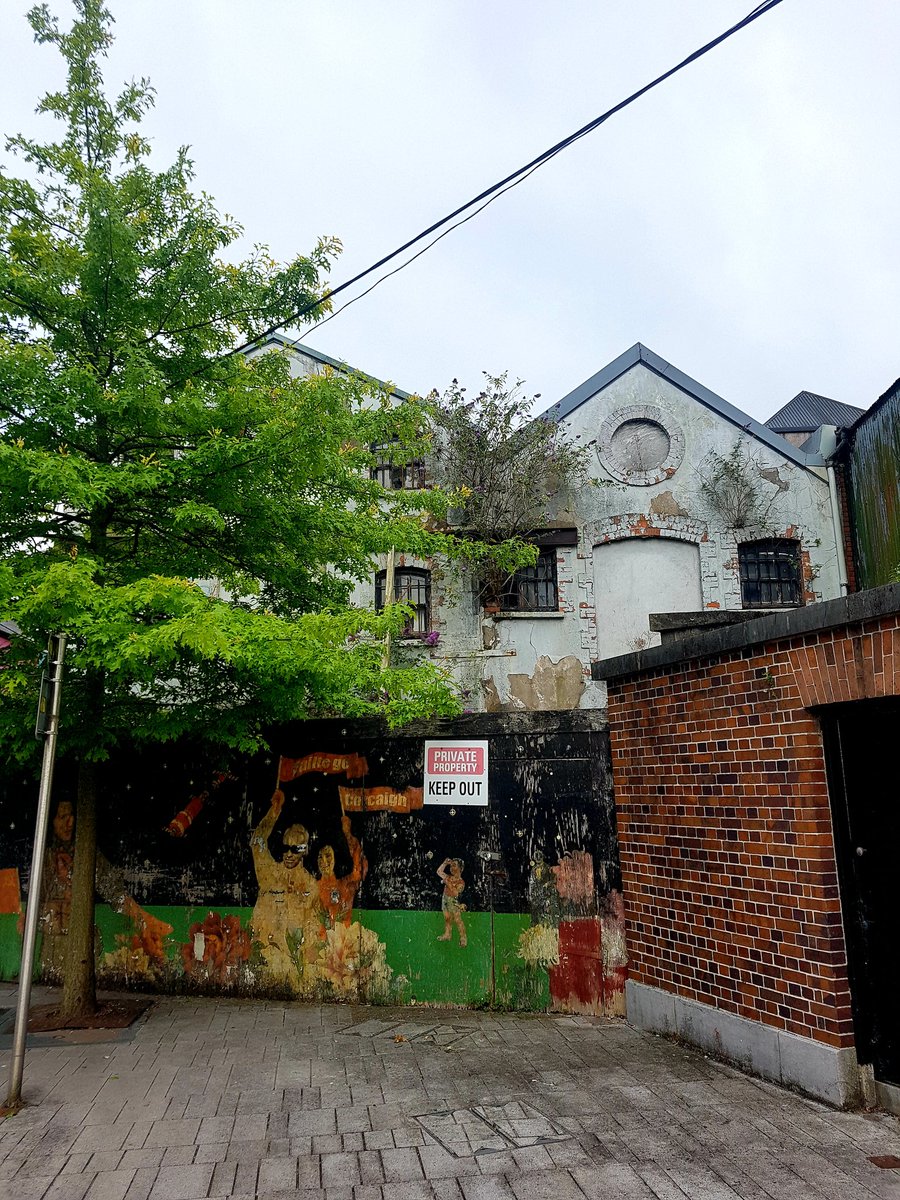 new maker space for Cork city?why not? it's one of many, many beautiful buildings across the centre lying long term empty, decaying bring in  #meanwhileuse Ireland to boost economy; focus on  #circular  #sustainable  #ecodesign  #urbanmanufacturing  #urbanscale  #creativity