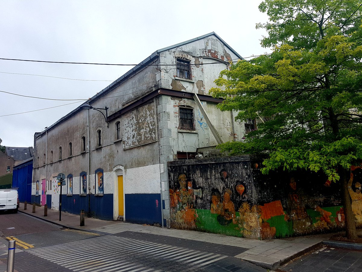 new maker space for Cork city?why not? it's one of many, many beautiful buildings across the centre lying long term empty, decaying bring in  #meanwhileuse Ireland to boost economy; focus on  #circular  #sustainable  #ecodesign  #urbanmanufacturing  #urbanscale  #creativity