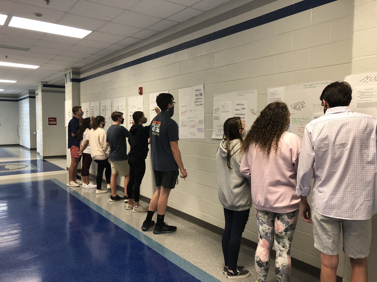 rlggrg's tweet photo. #APReseaech problem solving, peer editing and gallery walks #busybeginnings #faMily #traditionallearning @ModelHighDevils @FloydCoSchools https://t.co/s3cgqEdaHG