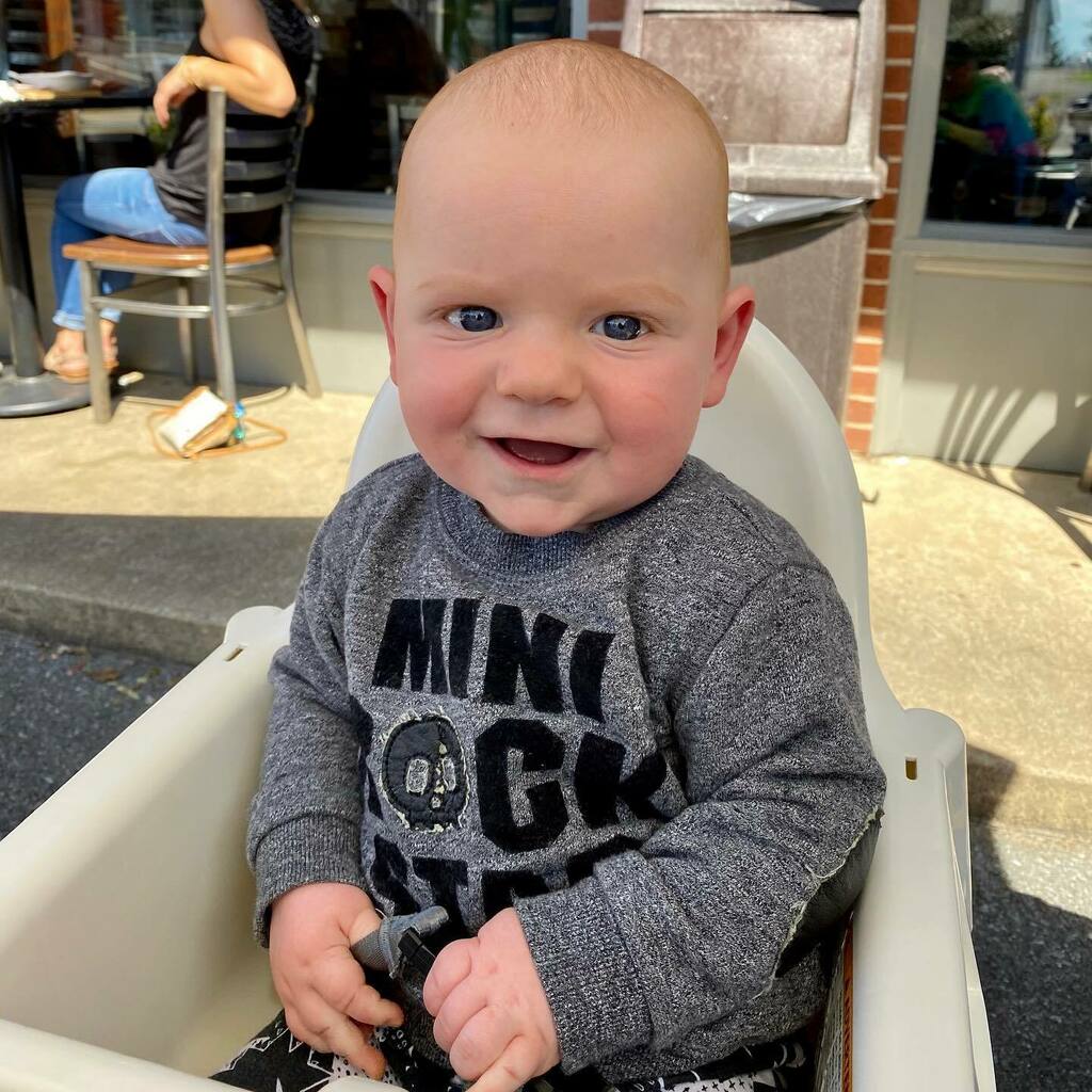 PatrickBenedict's tweet photo. Is this a Mini Me or what??
Also, right after this photo was taken, Charlie wolfed down a half a kid’s sized cheeseburger including bread and a half a pickle.
#benedictbeerblog #dadofboy #myson #lancasterpa #amishcountry #airbnbhomes #craftbeerdad #not… https://t.co/lGSG1kl4T5 https://t.co/Nw1mh7ExKS