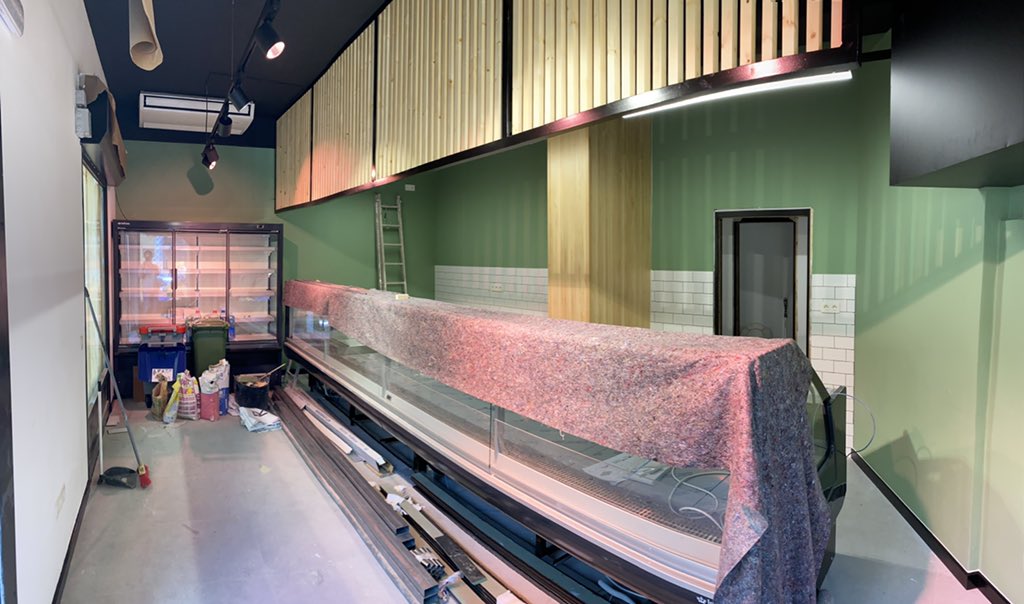 rediarq's tweet photo. Con muchas ganas de terminar con este #proyecto. 
Dentro de muy poco, Va D’Carne abrirá sus puertas. 
¿Soluciones #LlaveEnMano? ¡Descubre @rediarq!
#arquitectura #construccion #interiorismo https://t.co/Fic58nonxz