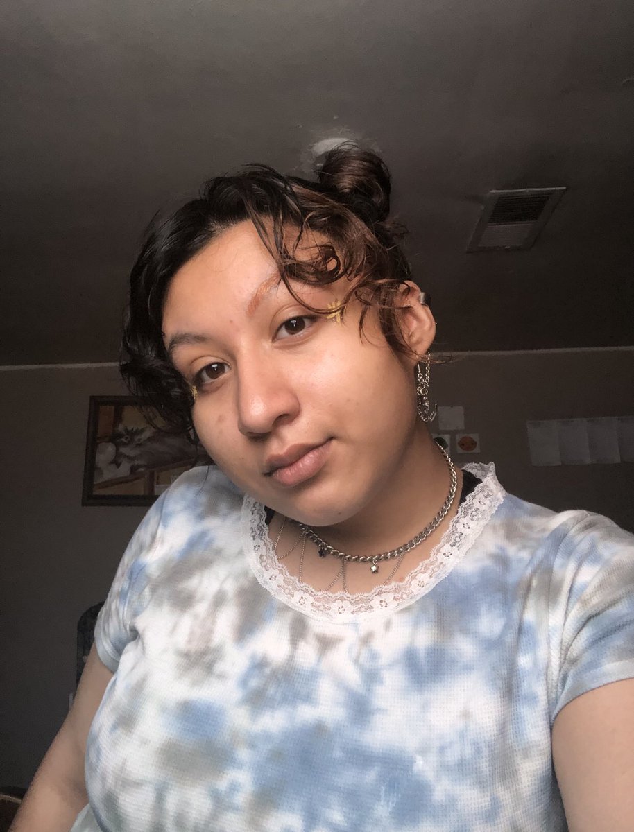 tophsbending's tweet photo. oh yeah i split dyed my hair 🙈✨ https://t.co/jIMTV3vq3I