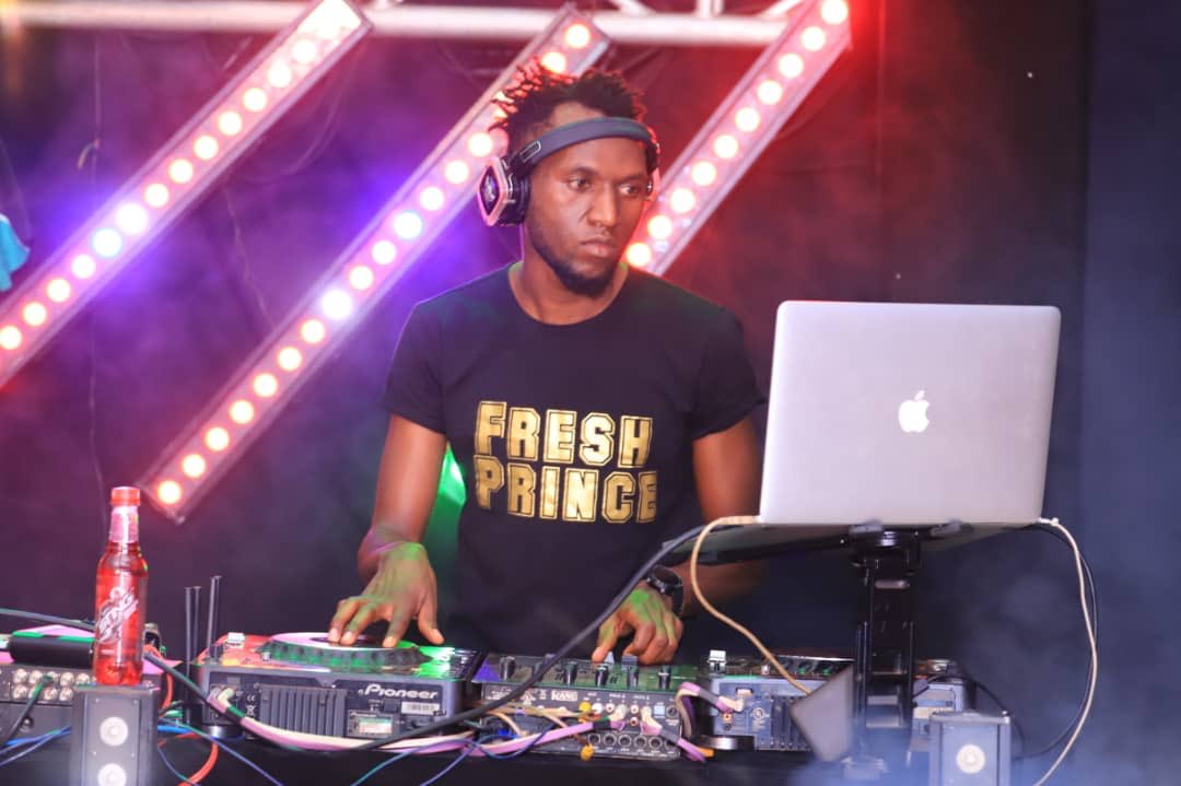 desh_ug's tweet photo. Get ready for the big parte #NBSSNL 💥💥💥💥 https://t.co/m1FzyIfBwk