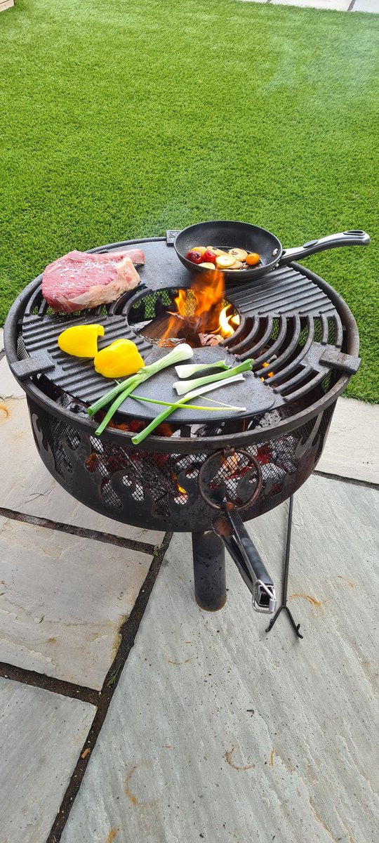 davebrunt's tweet photo. @samwhittle1 
Lovely steak from Mike at M.R.Cook Butchers in Edenfield, the rain made it challenging but worth the effort. https://t.co/pXlfNo4n1O