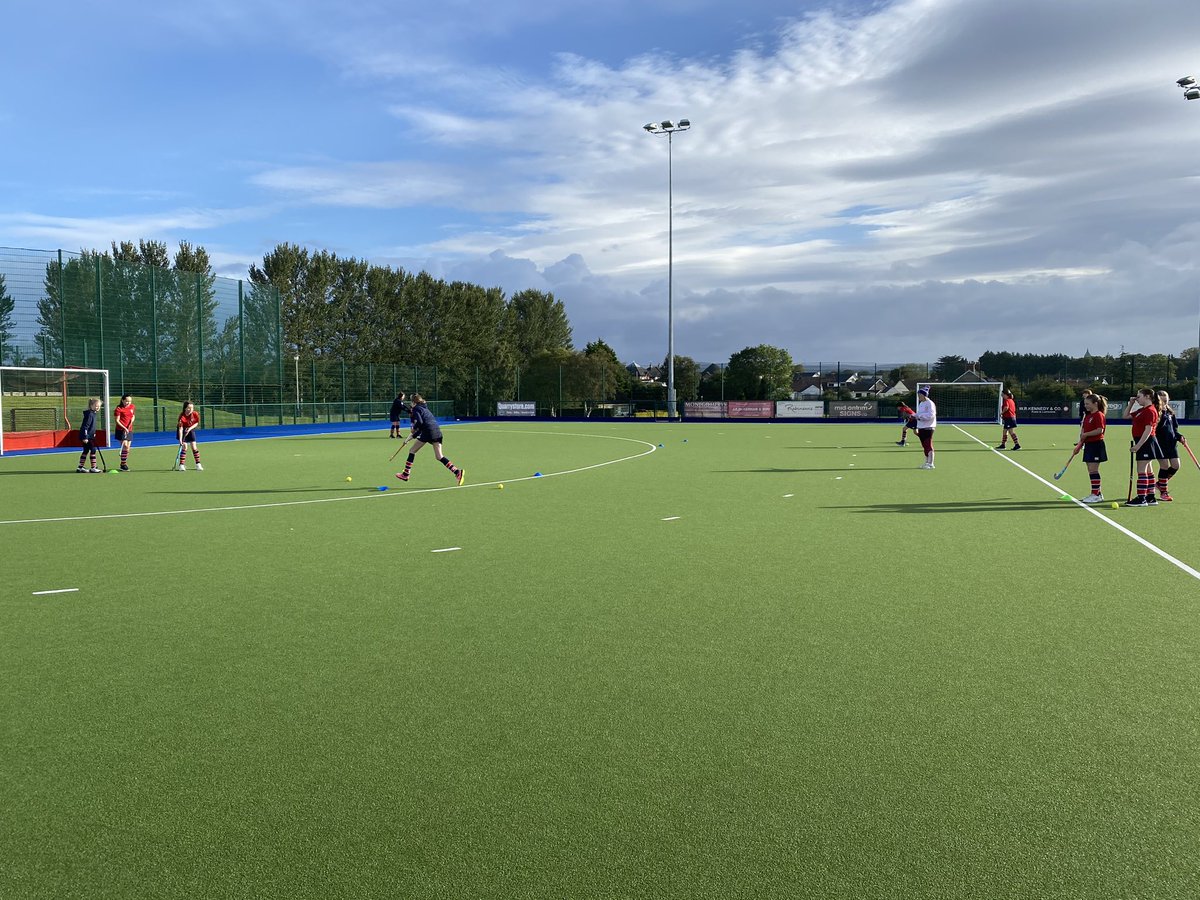 BAsport5's tweet photo. Year 8 girls enjoying the sunny conditions this morning at their first Sat morning hockey session. There was a great turnout from each class bubble with some impressive skills on display 🏑🏑 https://t.co/qoUSFzqpM8