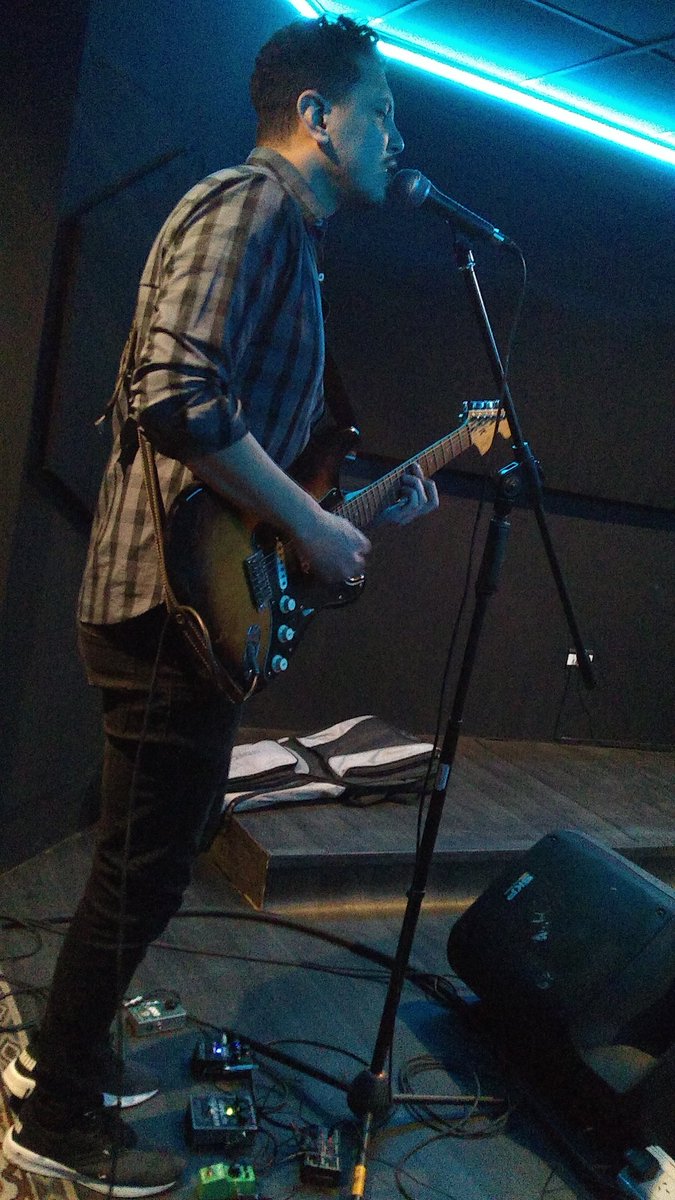 Vol11Studio's tweet photo. Estamos en #preproduccion afinando detalles para el EP debut como solista de José Correa (Exocet, Parmil)😎 ensayos en salas El Salmón ▶️ #Vol11Studio https://t.co/0ixqCnt9FS