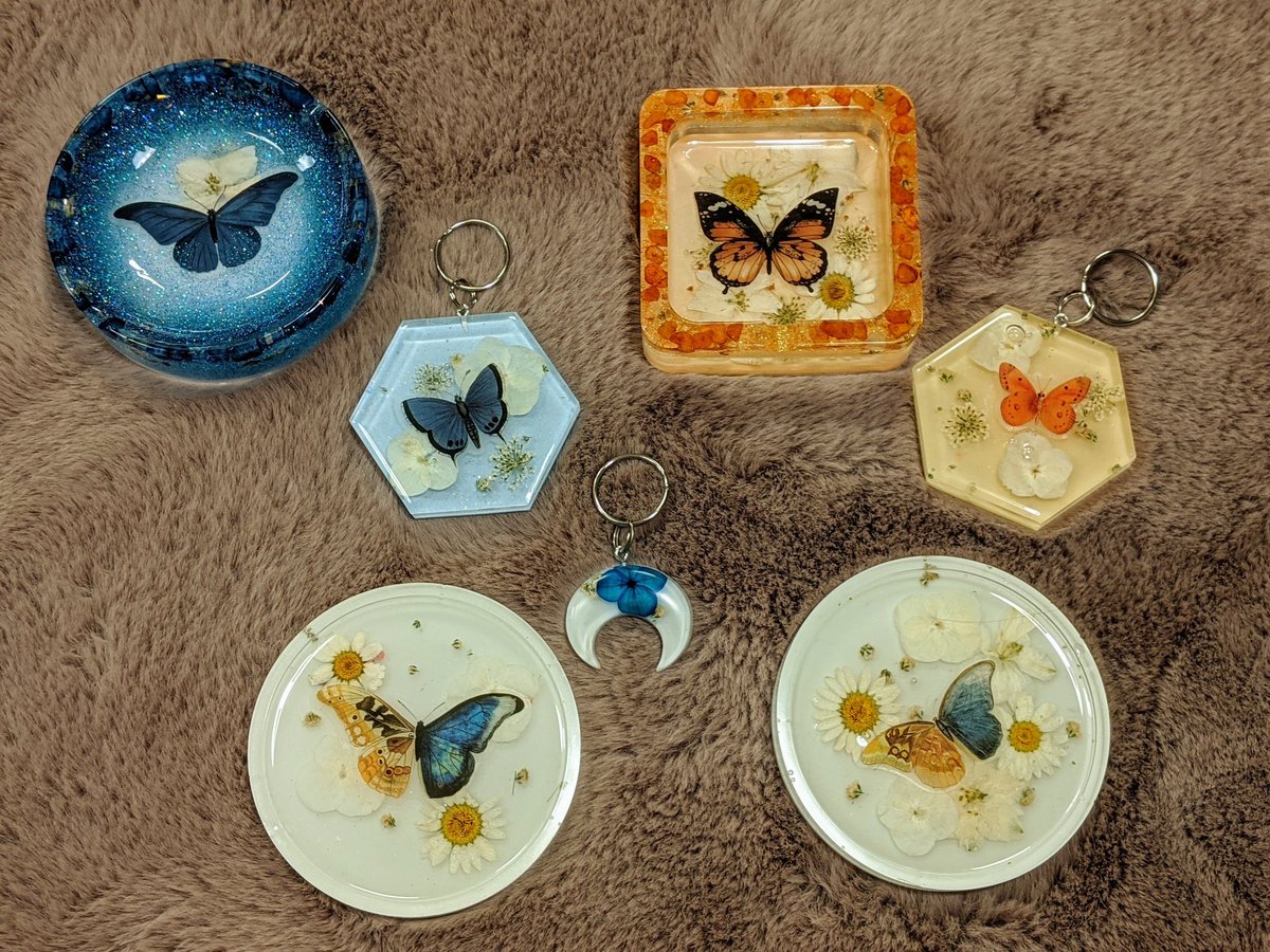 peachywillow's tweet photo. 🌞 I hope you all got sufficiently excited about my update yesterday but if you needed more time you’re in luck because it will officially be dropping today at 12pm est! 🌑 https://t.co/vpcUbclhaC