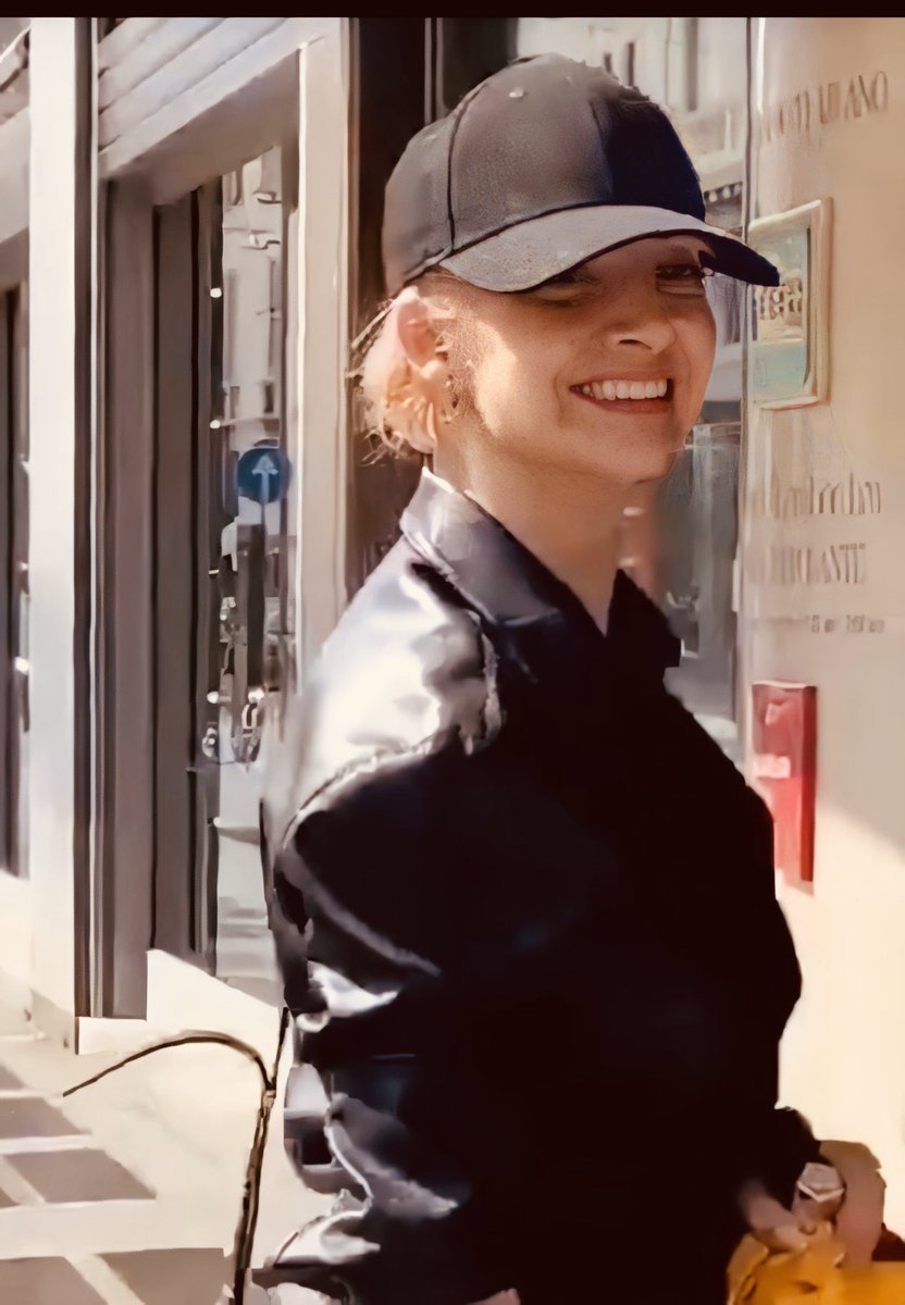 stoconfundida's tweet photo. è cosi bella💕
@Najwa_Nimri l’italia ti ama❤️ https://t.co/GmpNSOFk3c