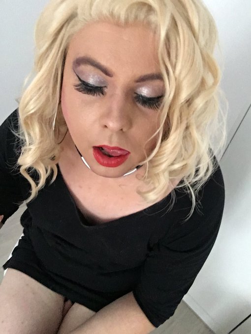 Found my new favourite wig 😍  all my naughty content: https://t.co/YoC9UKfomR https://t.co/XqCMDYsd3<a href="/tag/sissy"class="tags"><span>#sissy</span></a><a href="/tag/smokingfetish"class="tags"><span>#smokingfetish</span></a><a href="/tag/femsissy"class="tags"><span>#femsissy</span></a>