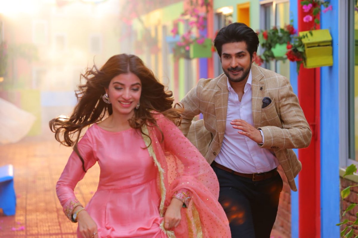 BaatCheetPoint's tweet photo. Baat Cheet Point: 7th Sky Entertainment Set to Rule the 9 PM Slot on... https://t.co/OLBckdvsKD 
#Uraan #KinzaHashmi #AdeelChaudhry #AijazAslam #AbdullahKadwani #AsadQureshi #JahanzebQamar #ShaqielleKhan #GeoEntertainment #7thSkyEntertainment #humairakhan #baatcheetpoint https://t.co/WWp6E7sQUp