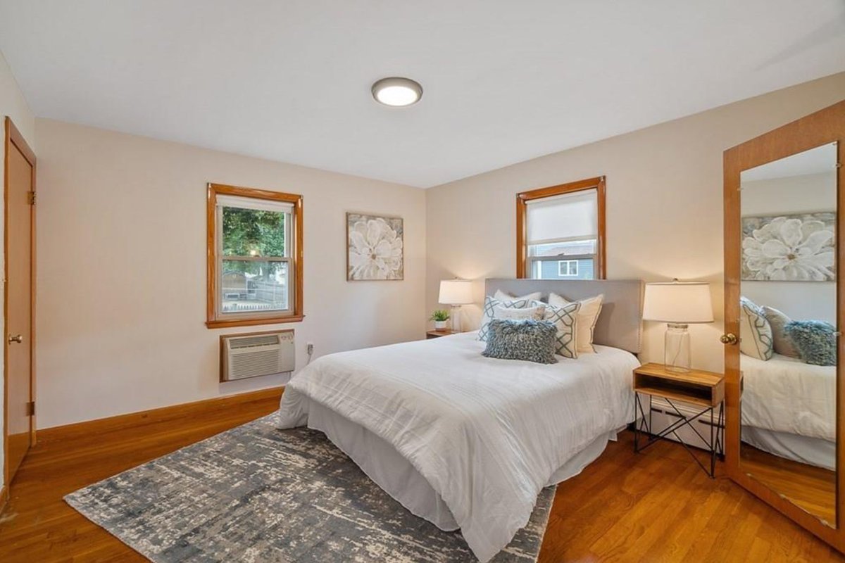 stagedoccasions's tweet photo. Stay in bed Saturday!
 
*
*
*
*
#homestaging #propertystyling #stagingworks #homedesign #decorlovers #beautifulhome #realestatecoach https://t.co/cYXwDDigxs