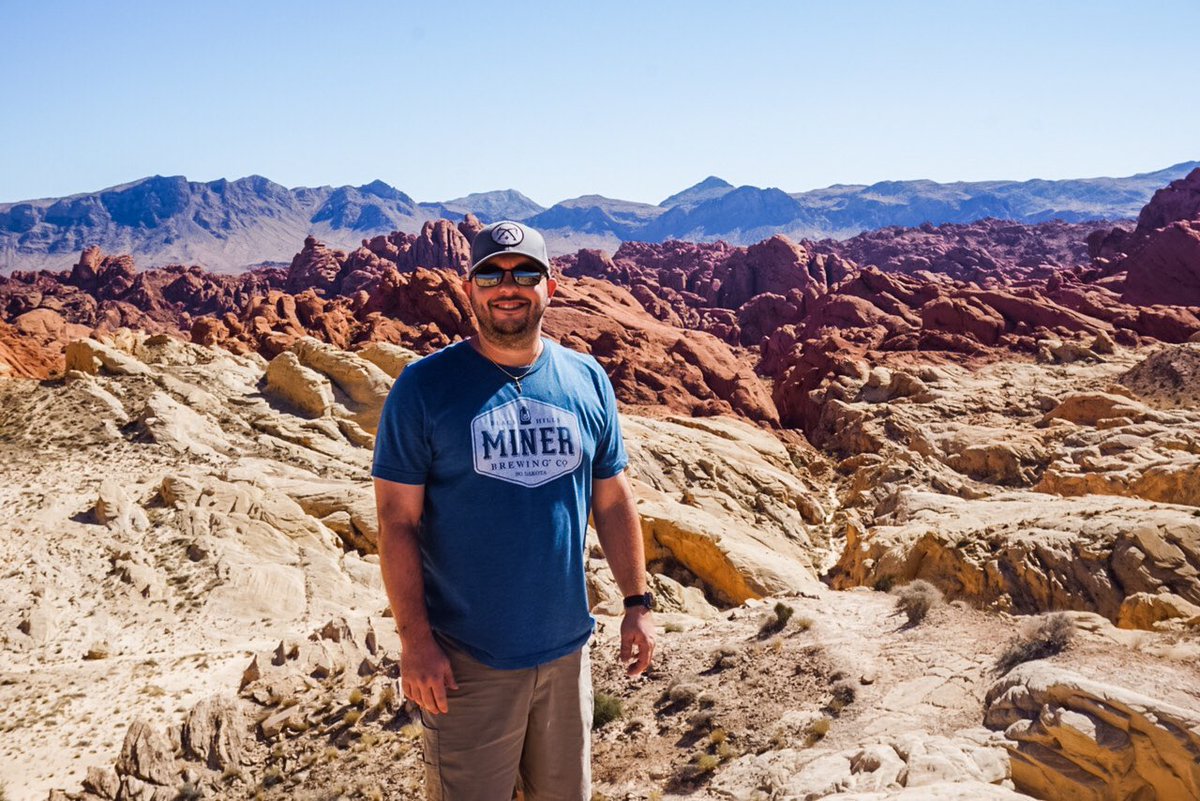 BenRikard's tweet photo. With fall sports on the shelf, finally getting to truly take advantage of this abnormal time available to travel on our own.
One helluva first day in one helluva hot valley. #ValleyOfFire #Nevada #NevadaStateParks https://t.co/DnohR9mmxL