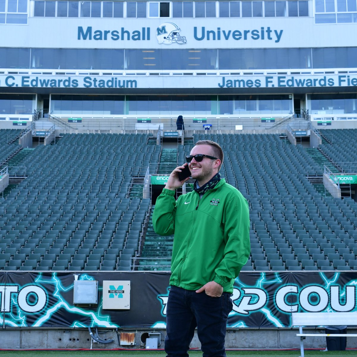 JonesMUFB's tweet photo. Year 2 starts now 😎 #SkoHerd #NewProfilePic https://t.co/iWLSyK6riW