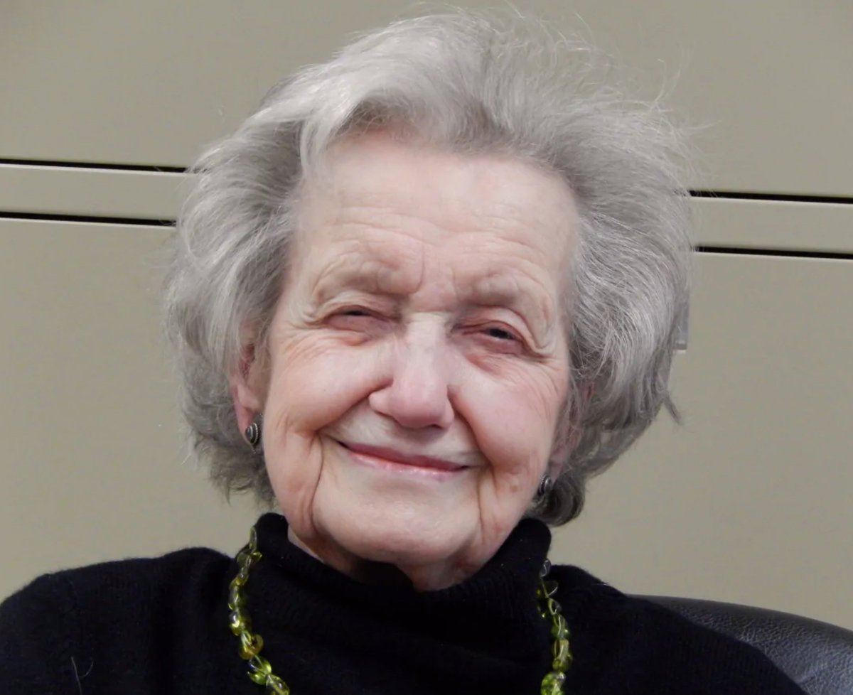 Il centesimo articolo di #Ipazia (💯🥳) è dedicato a una scienziata ultracentenaria. Pioniera nel campo delle neuroscienze cognitive, Brenda Milner – 102 anni compiuti lo scorso 15 luglio – è considerata la fondatrice della neuropsicologia. La sua storia: bit.ly/3h0aTgL