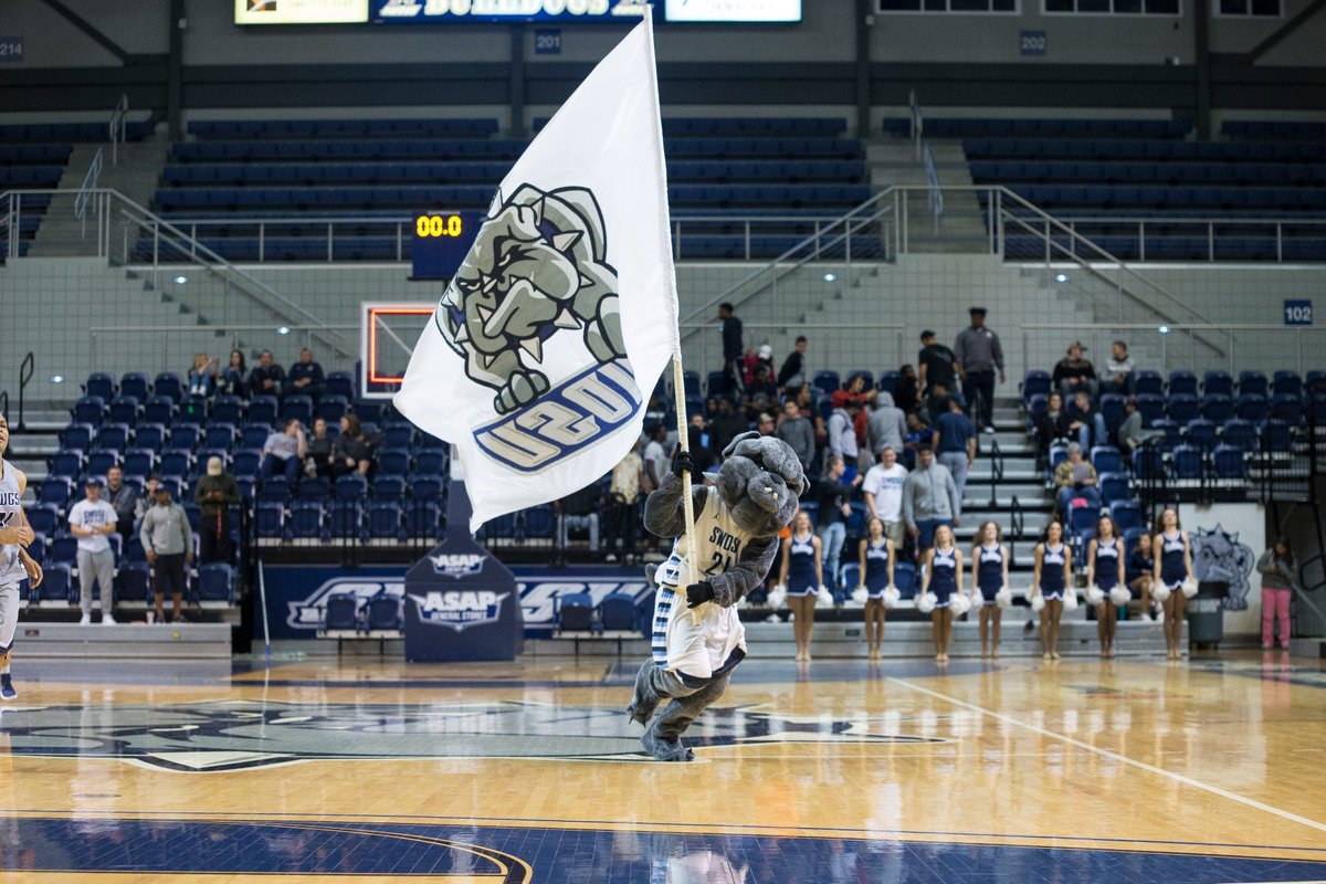 TeamRHJAZ's tweet image. This is a D2 Arena 💯😎 D1 or Bust is a Myth‼️

Pioneer Cellular Event Center, @SWOSUHoops