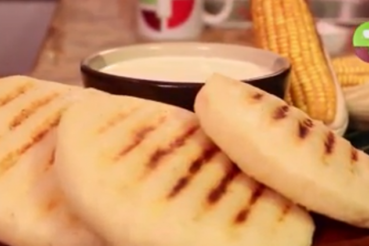 Informe21's tweet photo. Arepas rellenas de jamón y queso al estilo de #Todounchef ¡Sorpresa!  #5Sep #Gastronomia 🤤 https://t.co/kySgZZMgOm https://t.co/ZDi6bdngr6