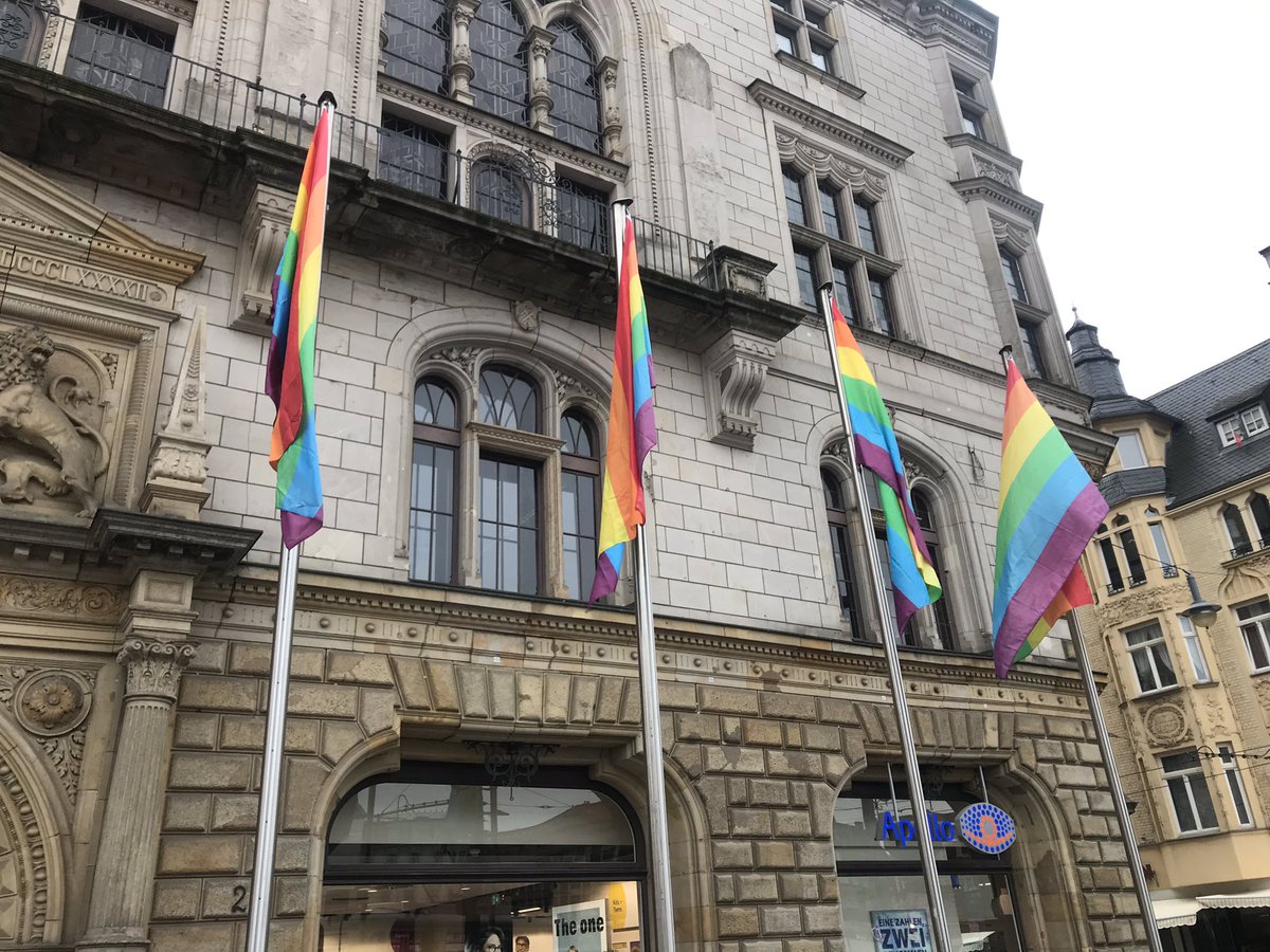 thomas_drrer's tweet photo. Pride Week in @Stadt_halle mit dem Flaggenhissen eröffnet https://t.co/XCzX3e0gOf