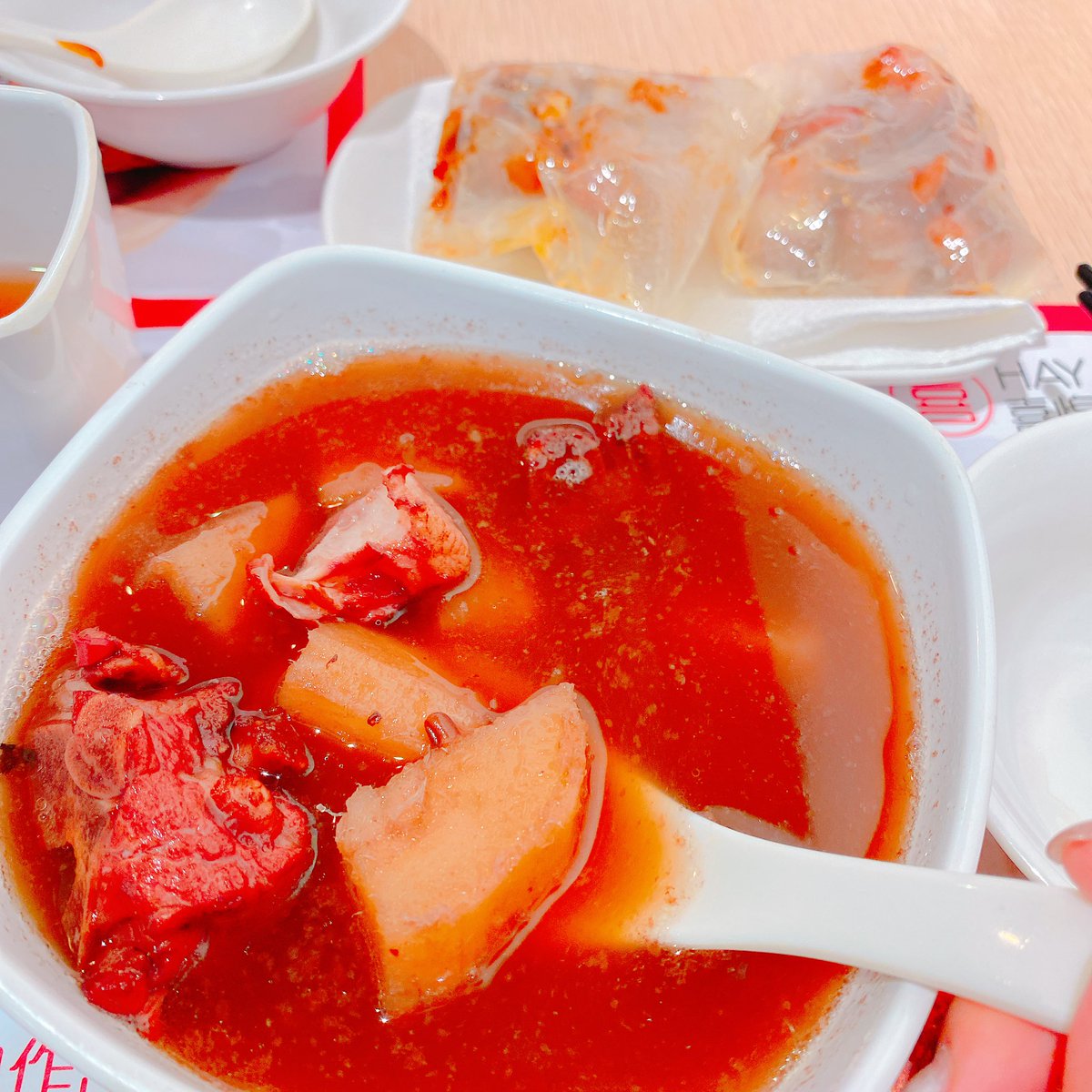 dinaaaakaka's tweet photo. #工程狗真係好L鍾意食嘢㗎
前排有人問我係咪淨係
飲咖啡食小食飲手搖飲😂
出番啲認真食飯系列先(⁎⁍̴̛ᴗ⁍̴̛⁎)
今日去咗「喜惶點心專門店」
第一次試點心良店🥳🥳
試左八樣點心埋單兩舊有找
食完飽到上心口( ･᷄ὢ･᷅ )
第一次試紙包骨🤔以前未見過🙈
老火湯好正🤤大滿足🈵
#美食推 #推特食 #旺角 https://t.co/jFJgQtaril