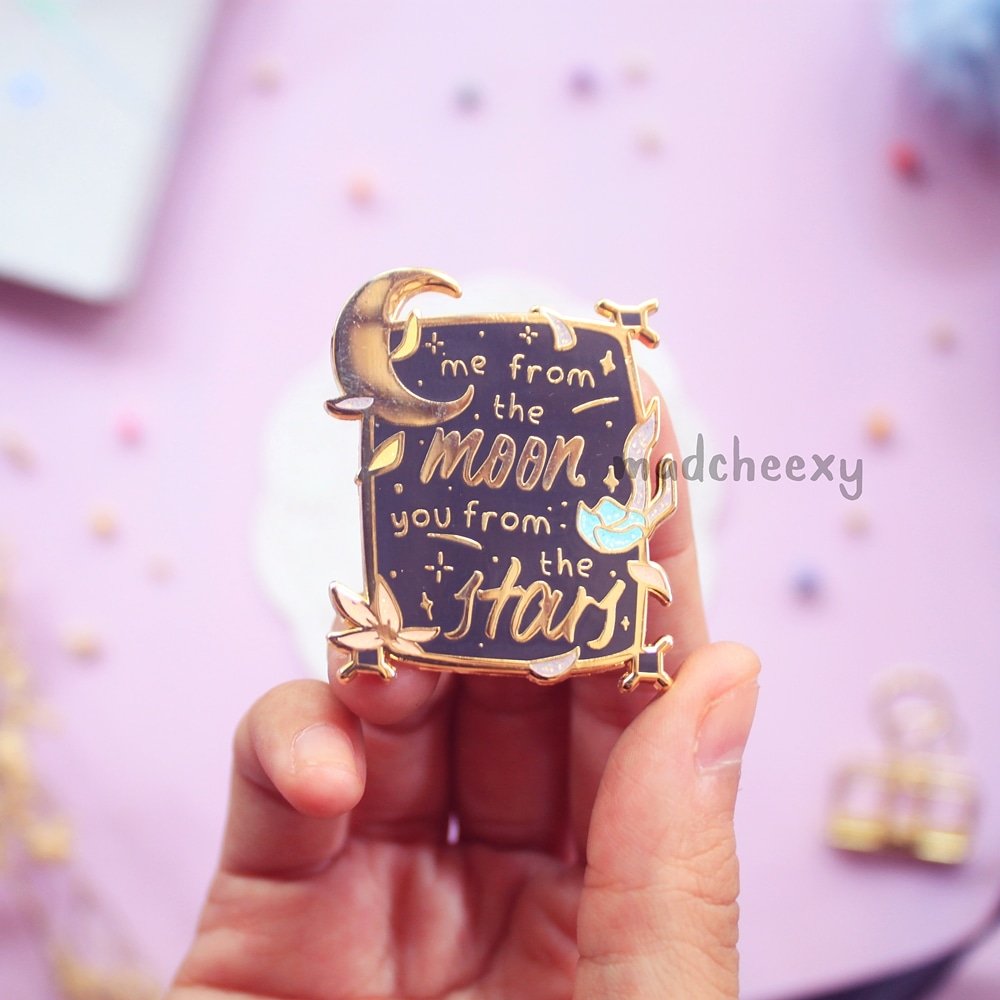 madcheexy's tweet photo. "Me from the moon, you from the stars"🎶
.
Since it's vmin day, let me post this one, Happy vmin day y'all!💜💜
.
#soulmate #vmin #jimin #taehyung #btsenamel #btspin #btsenamelpin #친구 https://t.co/KR6VeOKOVQ