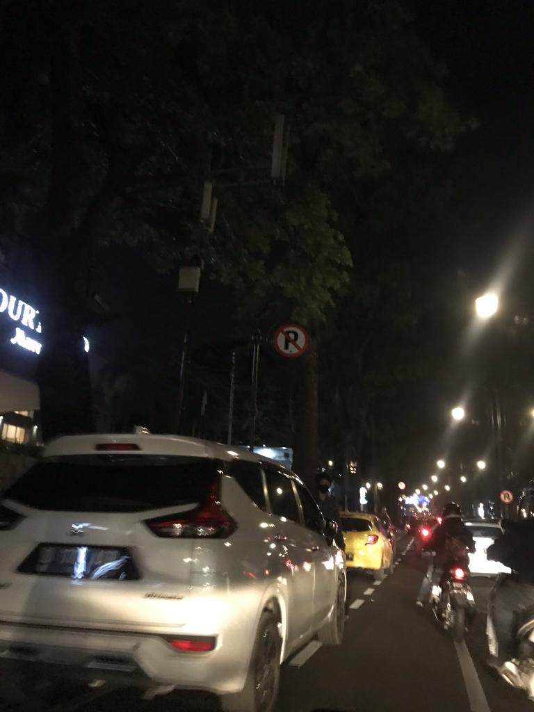 ClickBandung's tweet photo. #sikonBDG Bandung Macet dimana-mana 😅

 @dishub_kotabdg @AtcsBandung @RESTABES_BDG @infobandung @PRFMnews

📷 via @_duadelapan_ https://t.co/jLrD8wCZxy