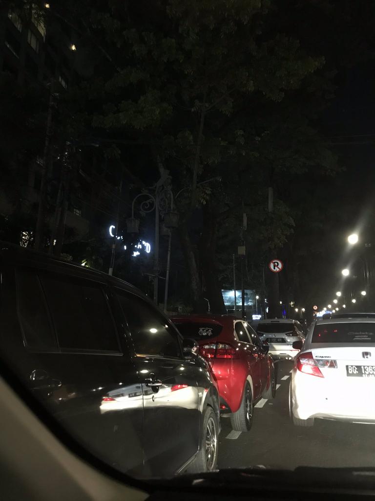 ClickBandung's tweet photo. #sikonBDG Bandung Macet dimana-mana 😅

 @dishub_kotabdg @AtcsBandung @RESTABES_BDG @infobandung @PRFMnews

📷 via @_duadelapan_ https://t.co/jLrD8wCZxy
