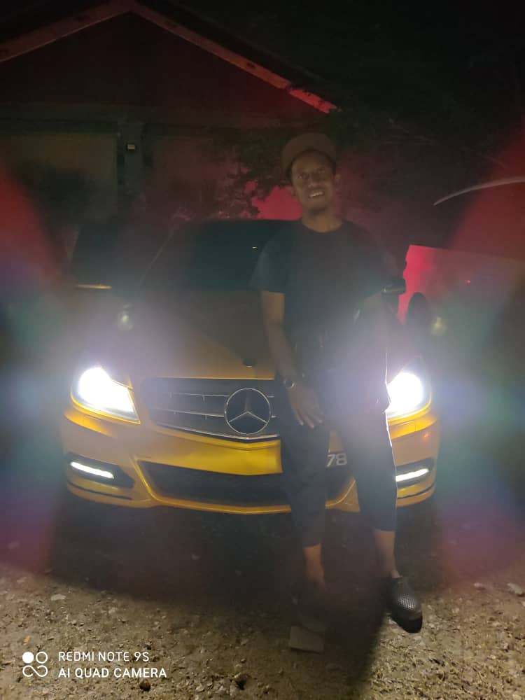 Ahmad_17794's tweet image. alhamdulillah..siap dh wrap car.. #kuningdiraja