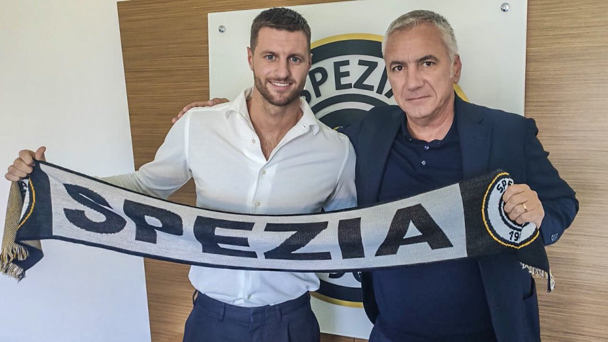 SpeziaCalcio's tweet photo. 🤝 -> ✍🏻 -> 🦅

#WelcomeJacopoSala https://t.co/BakfonmgJ2