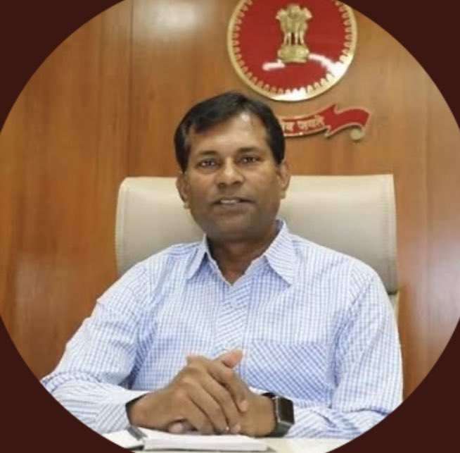 nidhishrimm's tweet photo. We are going to miss you sir. We are loosing one gem with that we are happy as you got promoted as a Additional Secretary Home Department (law and order)
congratulations for new endeavours
@collectorahmedabad @nirala_kk @revenuegujarat
#adminitration #NewBeginnings https://t.co/ernCmBGDuW