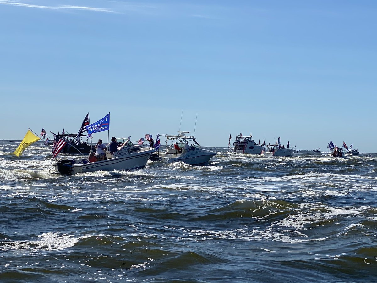 classicpinball's tweet photo. @FoxNews hello from the Trump Boat Parade in NJ https://t.co/XkpK5hamiF