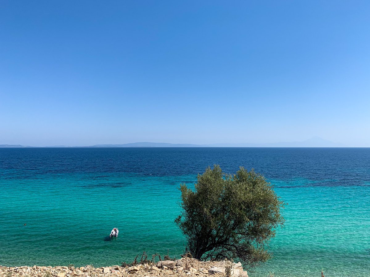 EvangelosGeo's tweet photo. Amazing contrast in one destination. Enjoy Halkidiki, Greece. @VisitHalkidiki @VisitGreecegr #greece #travel #reisen #Griechenland https://t.co/rCAnK5H91e