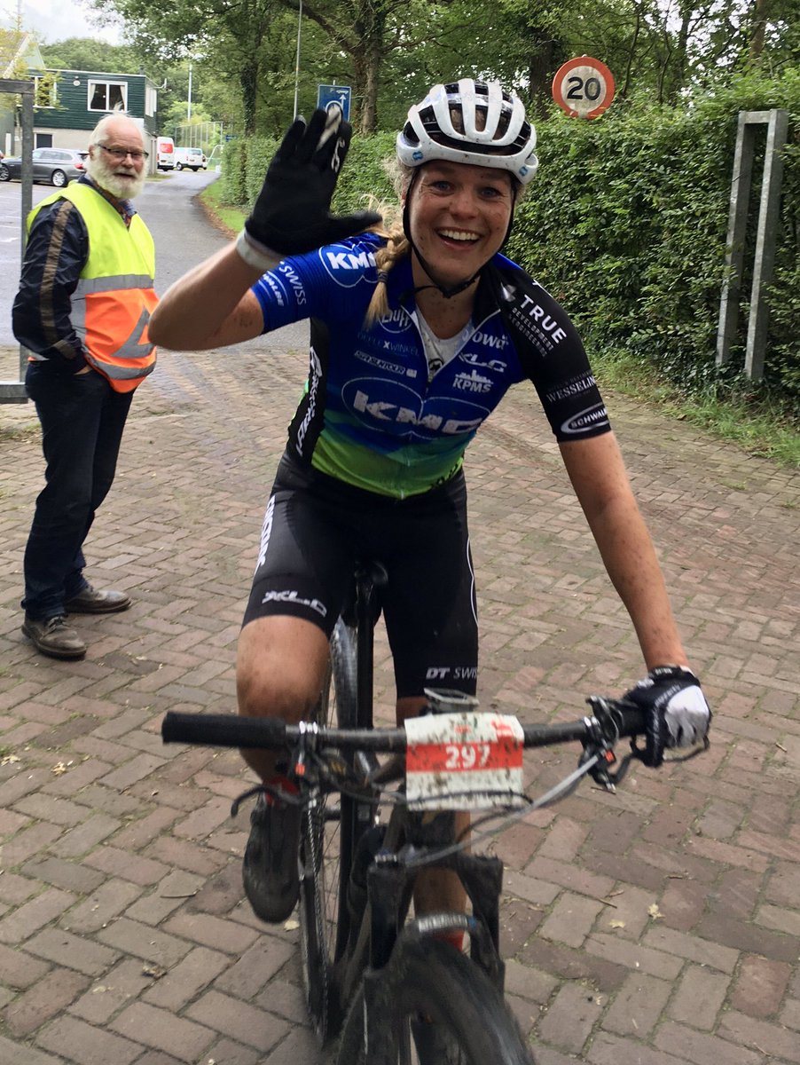 De strijd is gestreden  ⚔️
🏆 Karen pakte vandaag de overwinning in de #VeldslagOmNorg 
🥉 Tim sprintte naar het brons en Ramses draaide weer lekker mee in de kopgroep en eindigde als 7e.
#Norg #Drenthe #drenthedoetwatmetje #veldslag