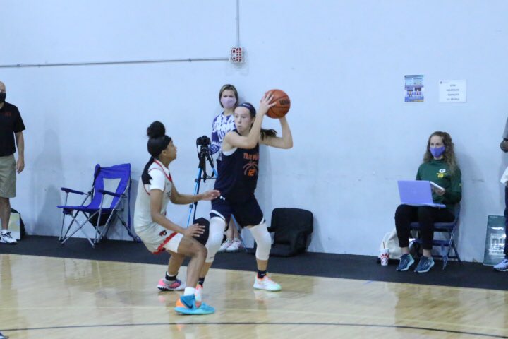 LBI_Carolina's tweet image. ‘25 pg Kate Sears (Team Peak 15u) is the real deal! Great handle, always a step ahead, plays downhill , finishes with contact and is a vocal leader on top of all of that! Big time prospect in the 2025 class #LBICarolinaLive
