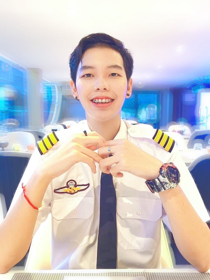 fcnookpai's tweet photo. กัปตันพร้อมแล้วครับ...ขับเรือแปป🛳⚓️@nN1s0eeSC4o15no @cnp_orio 

 📸credit: ป๊ายปายโอริโอ้ นุ๊กธนดล

#นุ๊กปาย #นุ๊กธนดล #ป๊ายปายโอริโอ้ #ต้าวฉลาม #ต้าววาฬ  #คู่จิ้นนุ๊กปาย #ฉัตรนภา #ธนฉัตร #ฉลามวาฬ #ต้าววาฬต้าวฉลาม #ต้าววาฬปายกะต้าวฉลามนุ๊ก https://t.co/K5w5eyBEGb