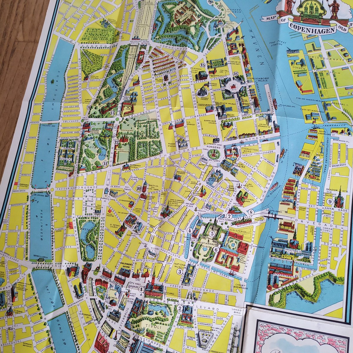 mapmapnmap's tweet photo. For sale
Pictorial Map of #Copenhagen 
1950's
49x34cm
Question ? Send me a message 😉
#voyage #tourdumonde #geomaticien #cartography #urbaniste #aroundtheworld #vintage #cartegeographique https://t.co/GL9WcK9Sgr