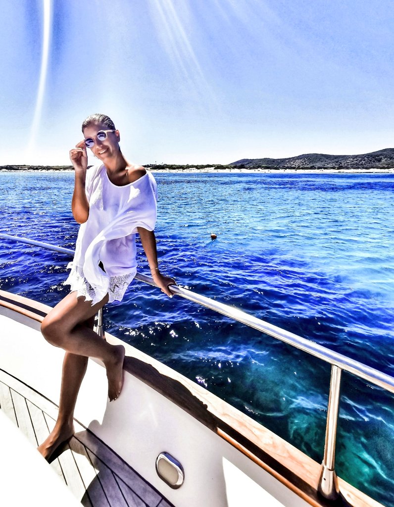 AnnetaSLl's tweet photo. 𝚃𝚊𝚔𝚎 𝚖𝚎 𝚋𝚊𝚌𝚔⚓ #missingholidays #ganesdemar #nostalgia #mar #ibiza #summer https://t.co/SC8ggIQy6J