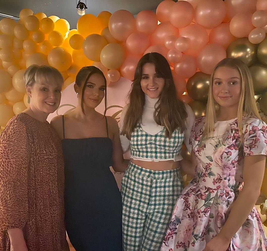 ❤️ <a href="/Rosie_corrie_x/">Rosie pout Webster</a> <a href="/SophWebster_x/">❄⛸️Sophie Webster⛸️❄</a> @sophwebsterx21