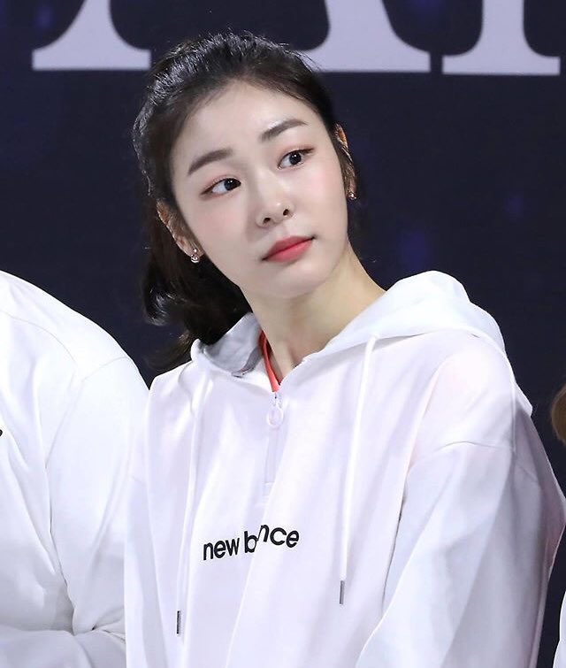 your_skaters's tweet photo. #yunakim 

she 🥺🥺 https://t.co/BapELK3Ot0