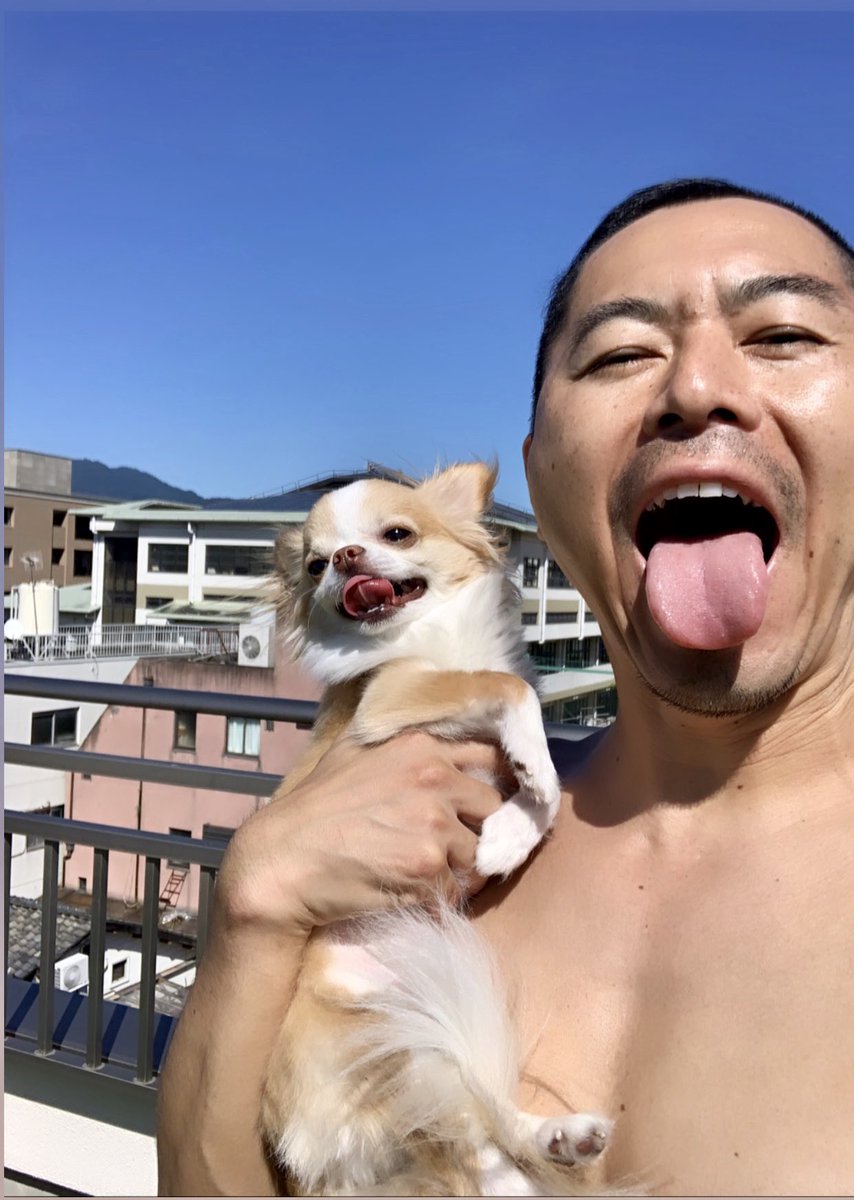 ToshioTeranishi's tweet photo. あぁ〜
まだまだ暑っちぃなあ‼️
皆さん
熱中症🥵には気をつけてくださいね
明日はいよいよ関西予選⚽️
この日のために
毎日毎日ジムへ通ってトレーニング
心もカラダも準備はOK‼️
あとは相手をリスペクトして
仲間とトコトン楽しもう!
#fc47
#サッカー #最高
#仲間 #トレーニング
#ブッチ https://t.co/um7N1AIczu
