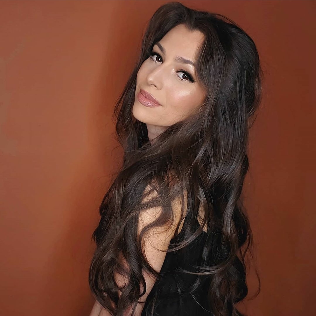 Pre-order my new record at JessicaLynnMusic.org ! It's the only way to hear it until the earliest, mid-next year! 🎶

#SaturdayThoughts #SaturdayMorning #SaturdayMotivation #music