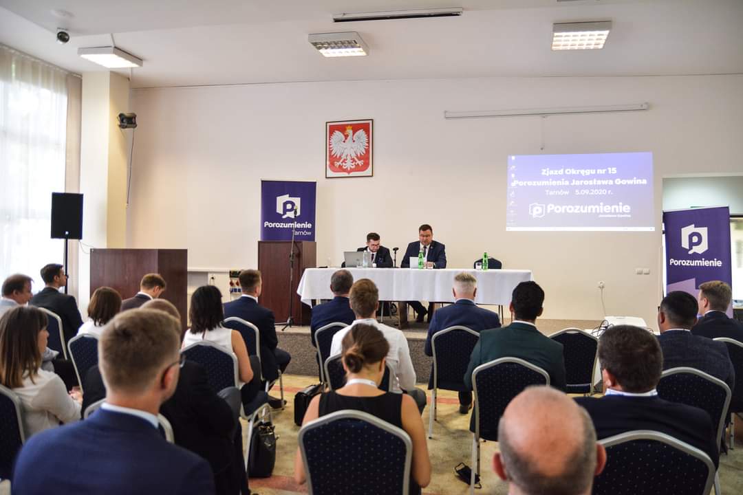 Stan_Bukowiec's tweet photo. W Tarnowie odbył się Zjazd Okręgowy @Porozumienie__ z udz. @Jaroslaw_Gowin Dziękuję za zaufanie i wybór na prezesa, gratuluję członkom władz okręgowych: @dawidsolak @kupieckrzysztof @MarekMosio @SPartynski @GPSokolowski @kjastrzebski_ K. Klimie, J. Kwaśniakowi i R. Stańczykowi 👍 https://t.co/DWrTsW7xSR