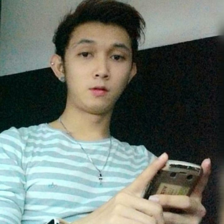 Come hangout with me &gt; black oe white 🤔 on #BIGOLIVE bigo.tv/sid/2107820048…