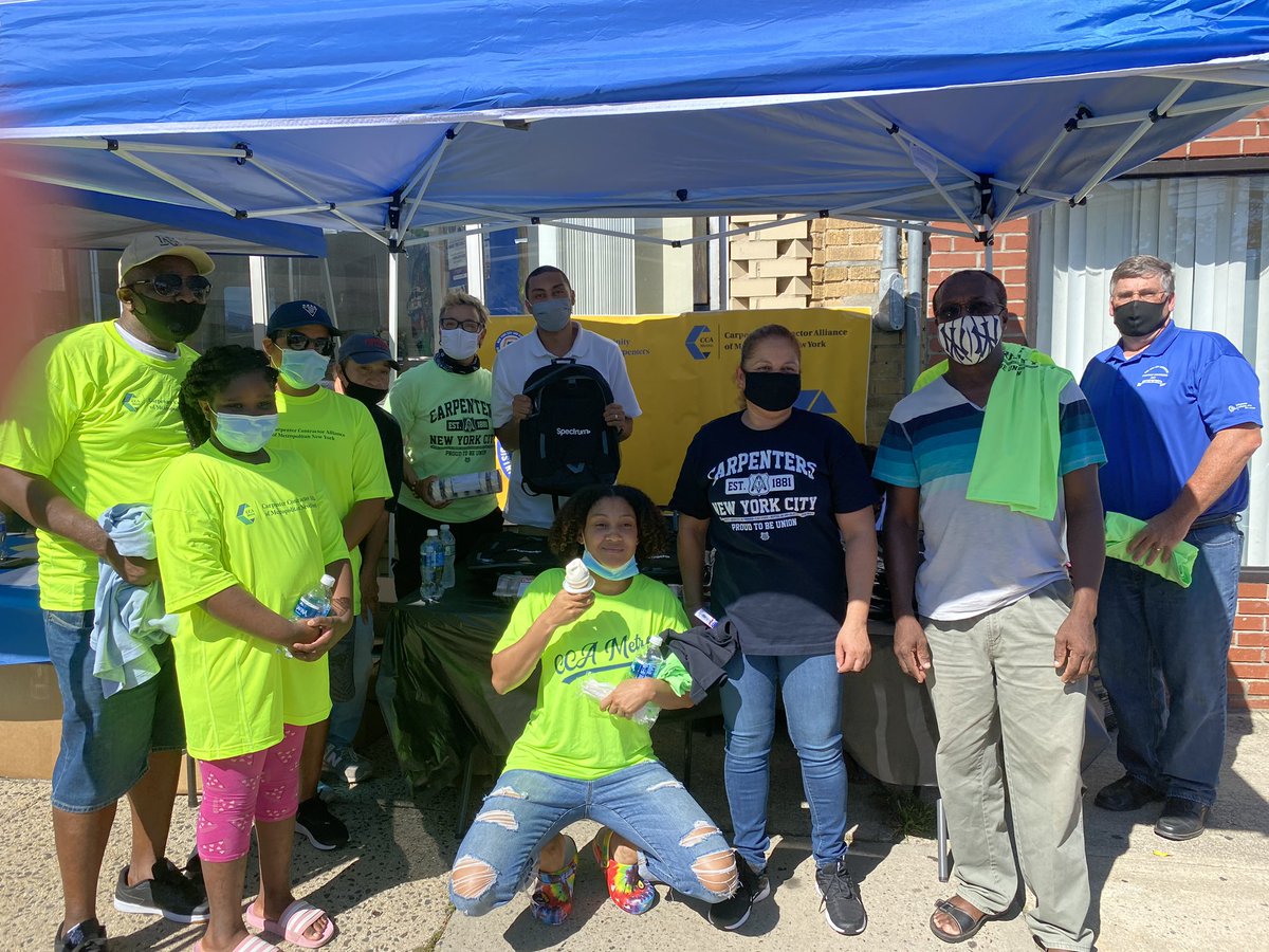 jamaaltbailey's tweet photo. Over 700 families reached! Thank you @GetSpectrum @CCAMetro @pepsi @MontefioreNYC @Omars_kitchen @CyndiTurnquest #TripleDeuce for helping get the kids of the 36th back to school & providing books, food & PPE. Biggest shout out= the #BaileyBunch for all the hard work they put in! https://t.co/5dr7KB6RPA