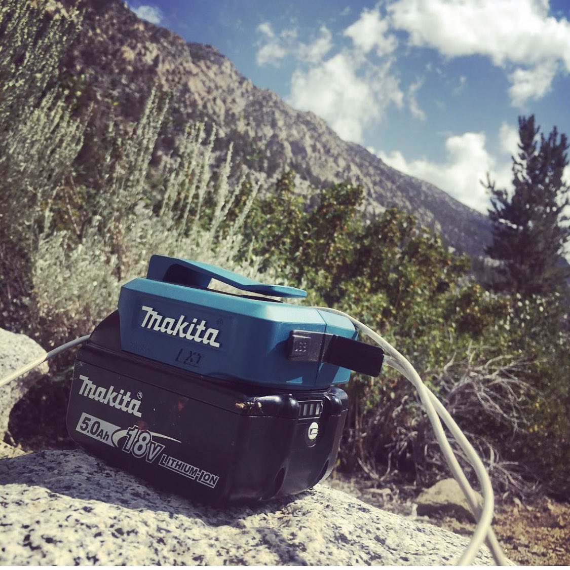 MakitaTools's tweet photo. From shining seas to the mountains, turn your 18V LXT Battery into a charging port that can go where you go. 
https://t.co/JSXFxtcGe1 
#makitausa #makitatools #lxtadvantage #adp05 #weekendvibes #18vlxt https://t.co/hrgVzhfFVD