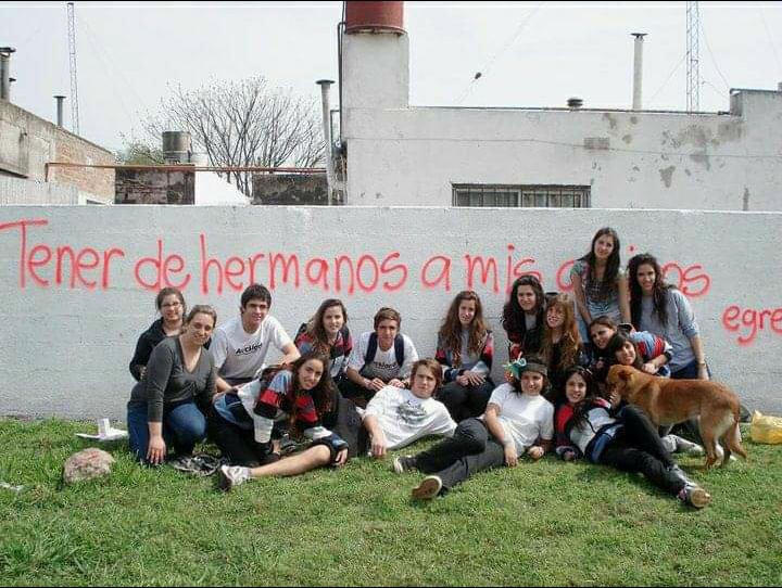 GuillaPretini's tweet photo. Esta semana despedi a mi perra Chavela.. mi amiga por 10 años y mi compañera de escuela por 2 años (y faltaba menos que los humanos).. muchos recuerdos! que lindo es compartir la vida con mascotas 🙌🏻 https://t.co/unPG56cEHA