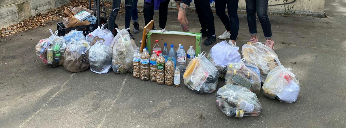 Fee_Nyx's tweet photo. Pendant que l'on faisait la #CLEANUPFORJK #CleanupPARIS je me suis pris un pv pour avoir dépasser l'horaire 😅 #Army on demande à la @Mairiedu11 de faire un geste??? 😅😂😂 💜💜💜 https://t.co/ldfnos2I9H
