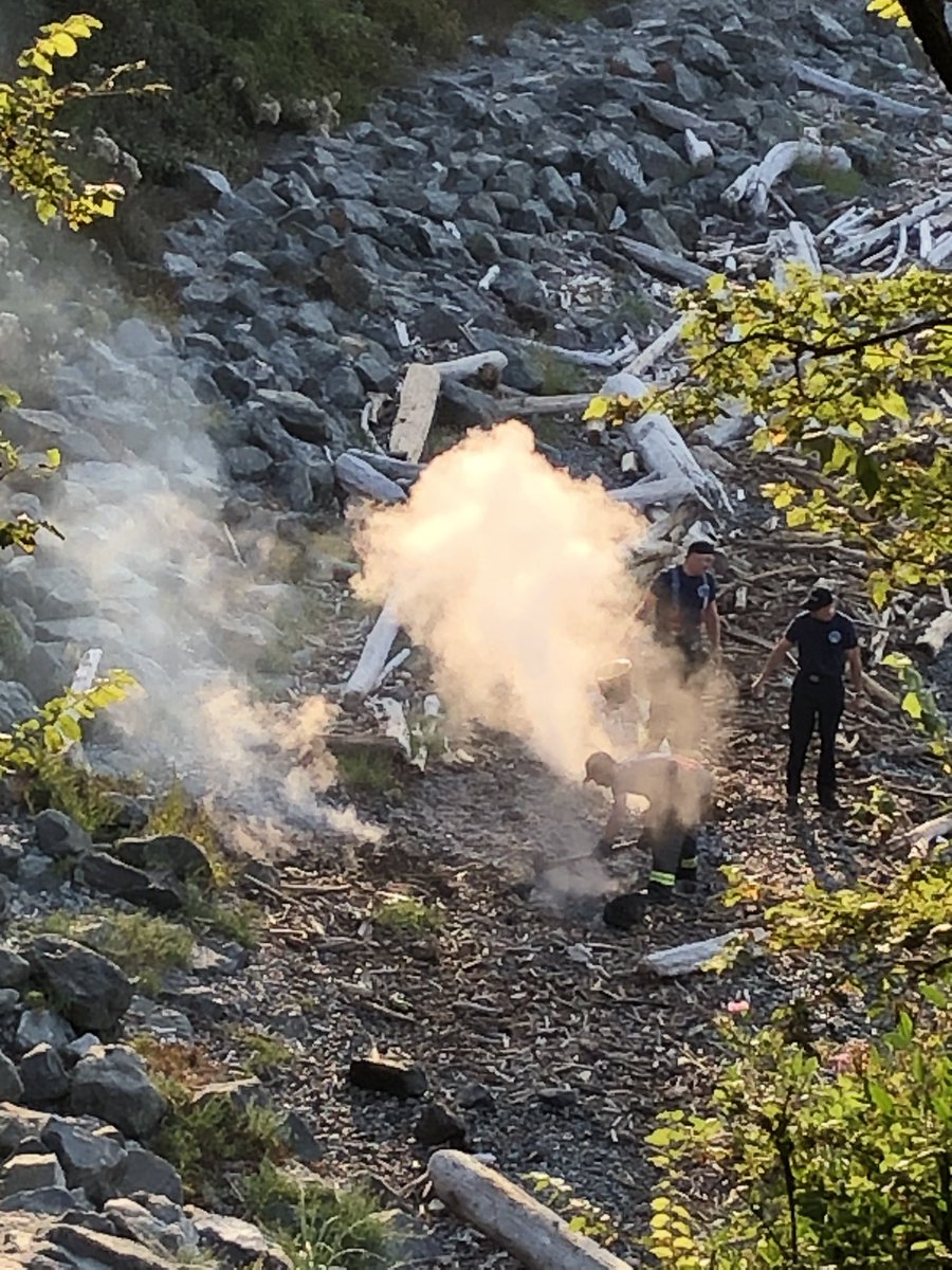 Bowenqldaus's tweet photo. @deardubow @JoePerkinsCHEK @Adam_Stirling @CityOfVictoria this is why having an open flame in a tent or beach for a #heatsource is a bad idea. https://t.co/N3wlRR7sIF